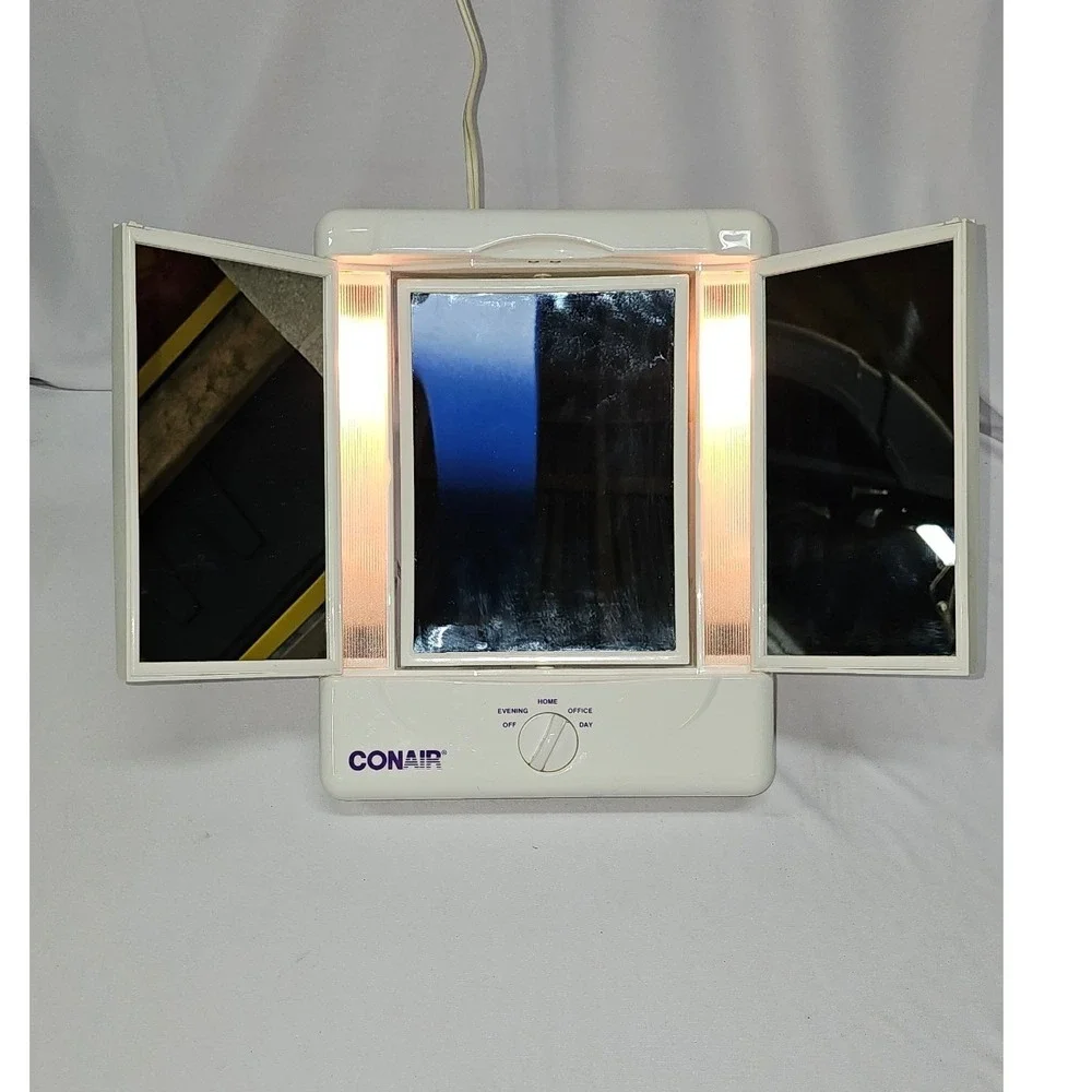 Conair TM7LX Tri-Panel Lighted Makeup Mirror White Tabletop Vanity 4 Settings